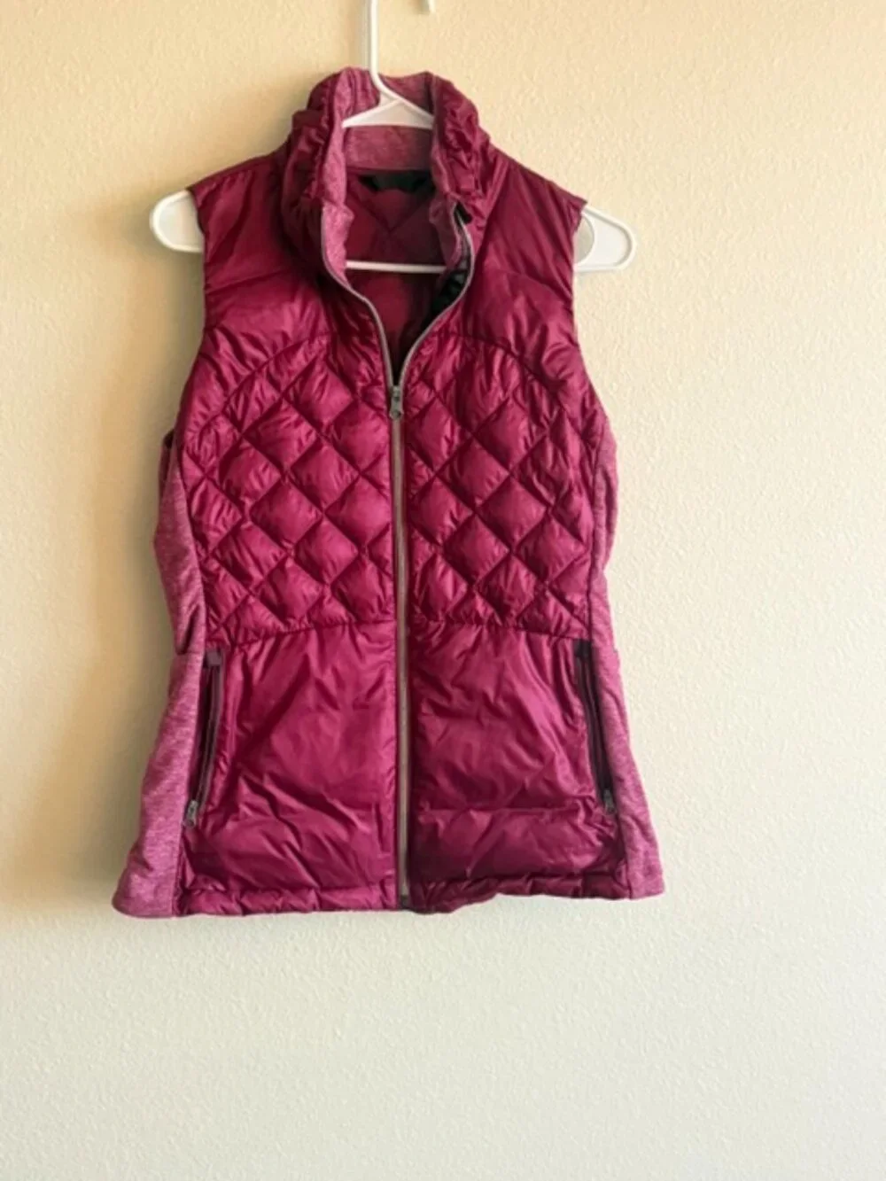 Lululemon Down For a Run Quilted Vest Size Zip Puffer Down Berry Rumble